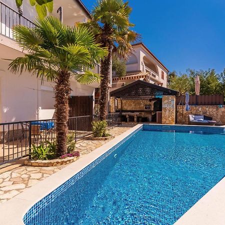 Cozy Apartment In Krk With Kitchen Krk Town Exterior photo
